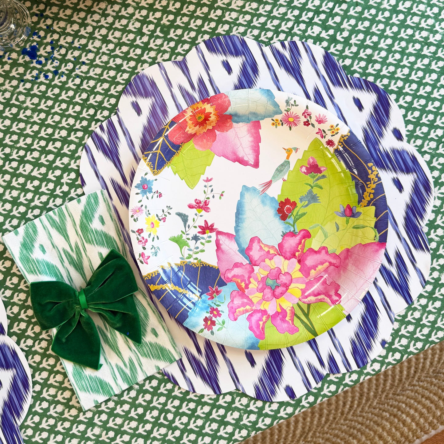 Green Ikat Linen-feel Paper Dinner Napkins / Guest Towels