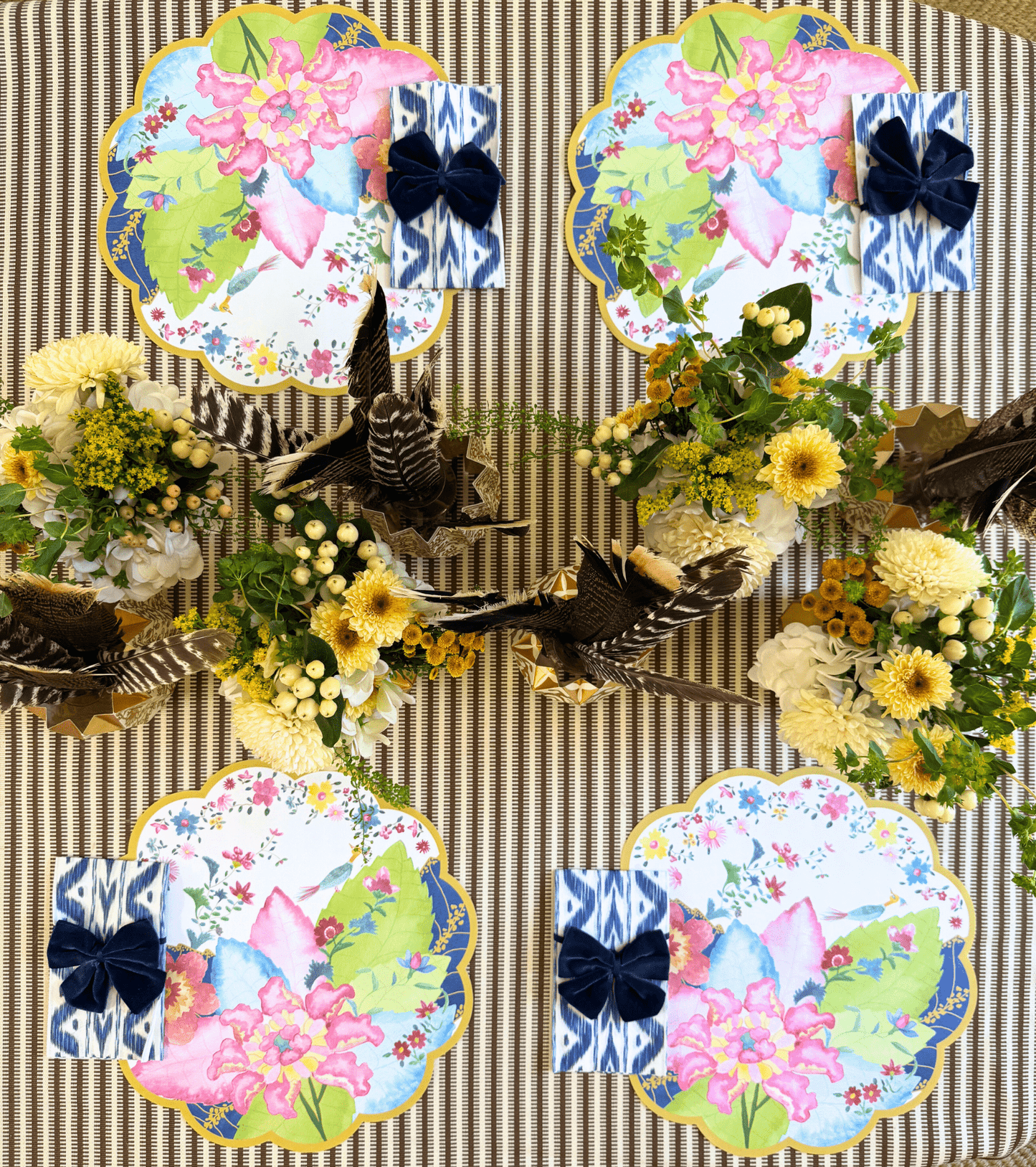 Tobacco Leaf Scalloped Paper Placemats