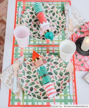 4 Ways to Style a Christmas Table with Paper!