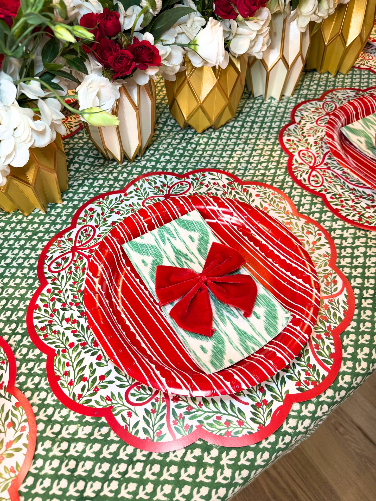 Red Stripe Heavy-duty Paper Plates