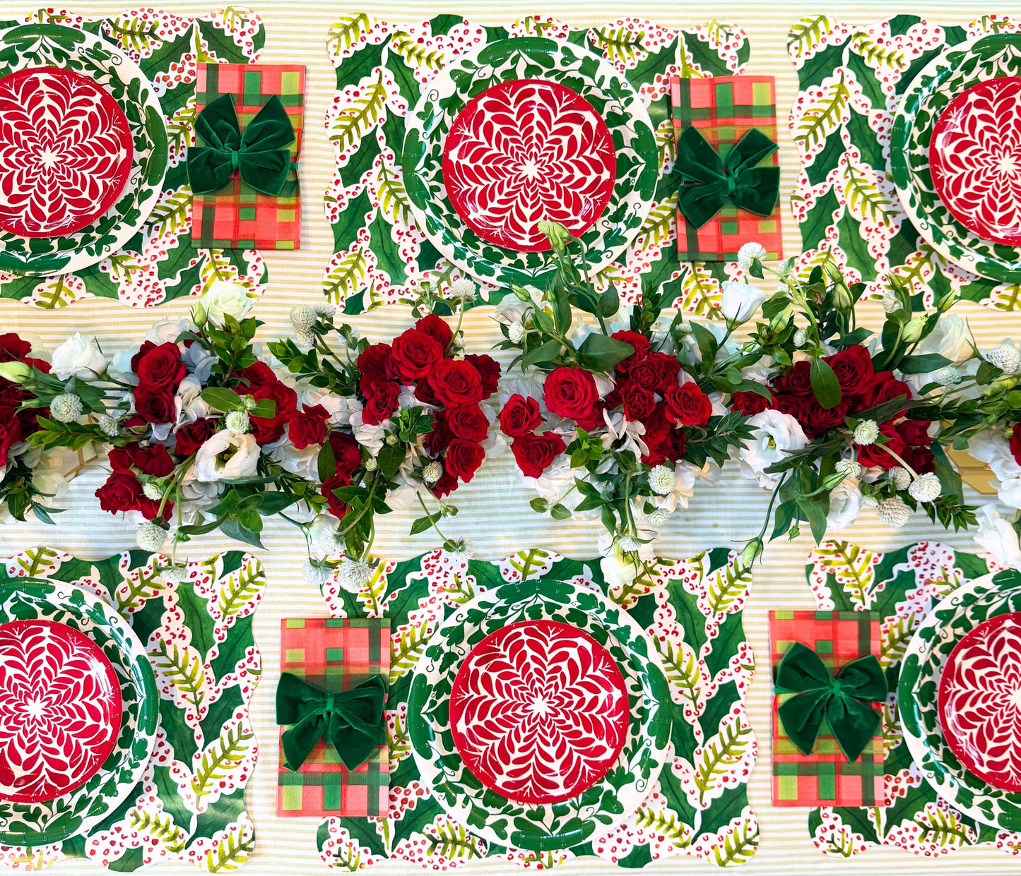 Jolly Holly Scalloped Rectangle Paper Placemats