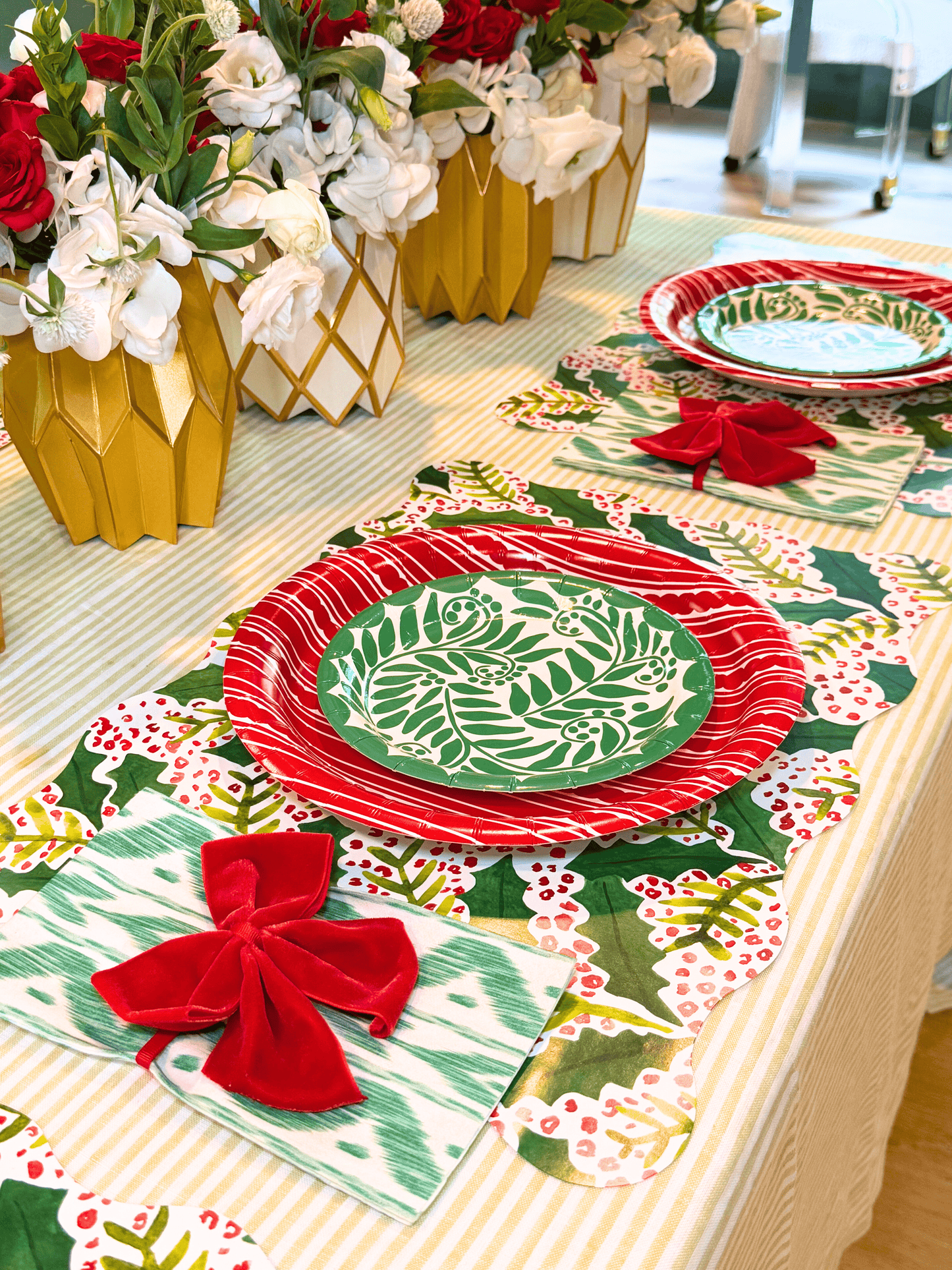 Jolly Holly 2 Table Bundle (Placemats + 7" Plates + 10" Plates + Napkins)