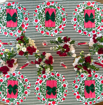 Carnation Scalloped Paper Placemats