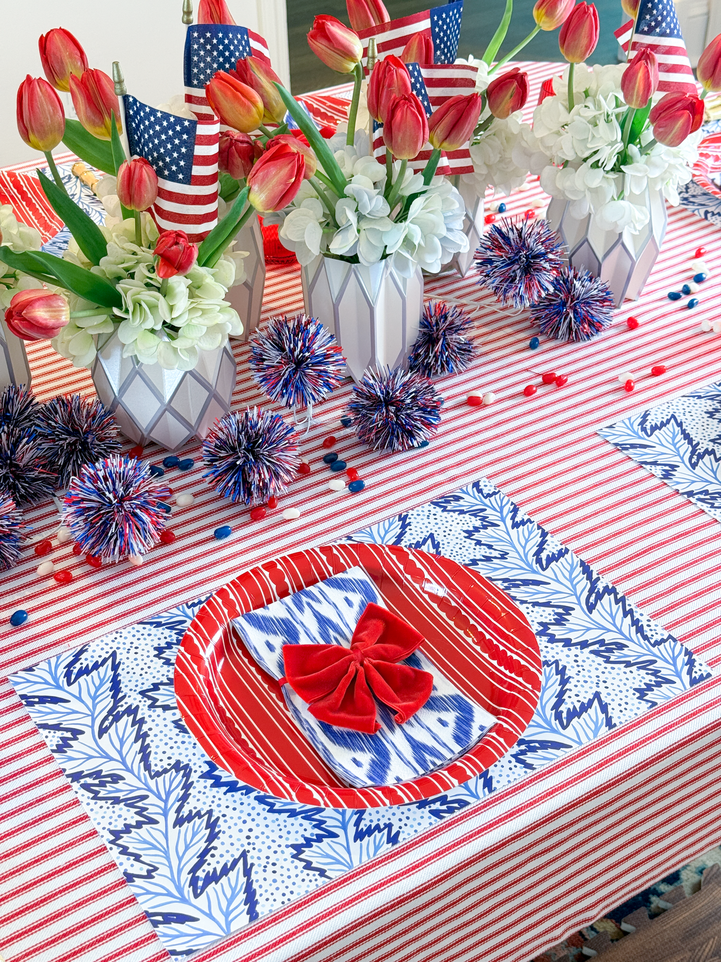 10" Red Stripe Premium Paper Plates