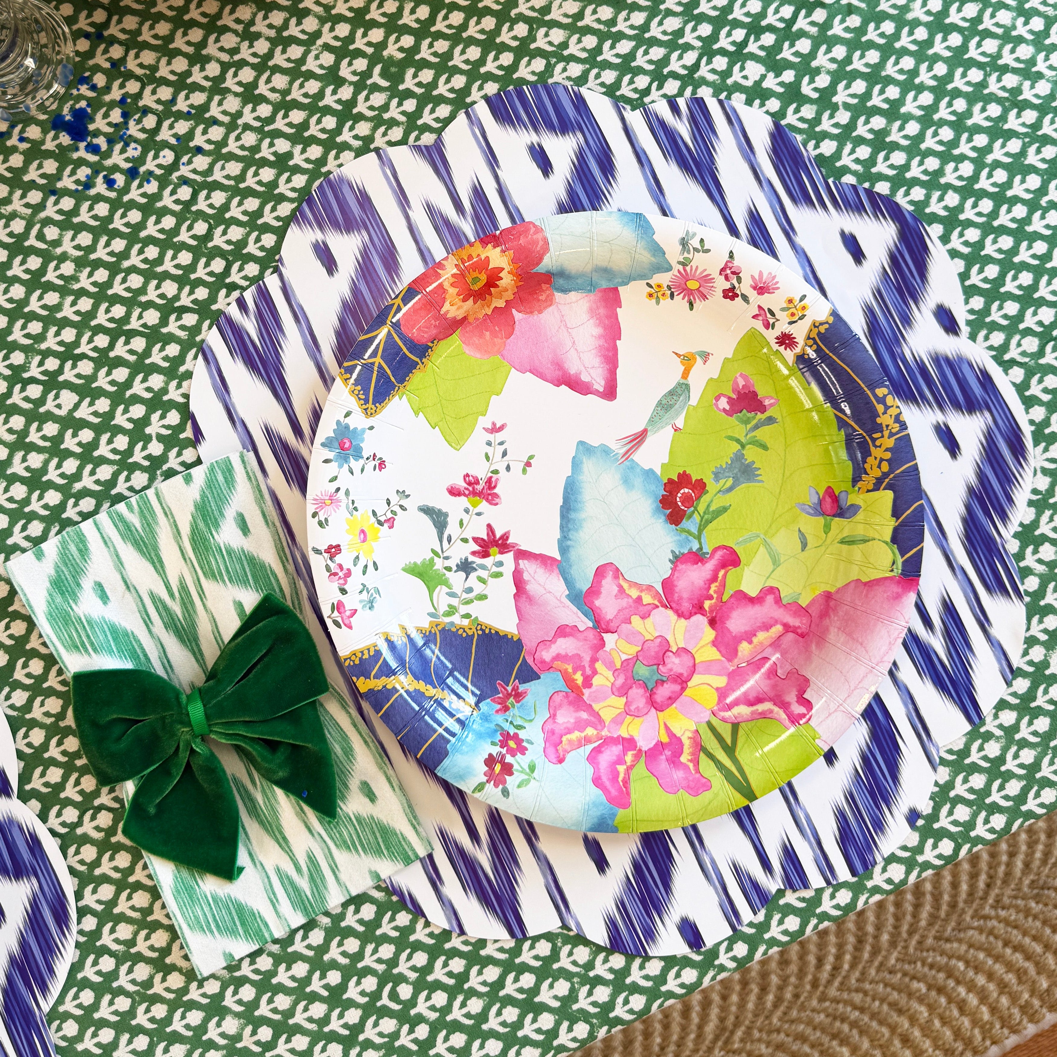 Green Ikat Linen-feel Paper Dinner Napkins / Guest Towels - Thumbnail 2