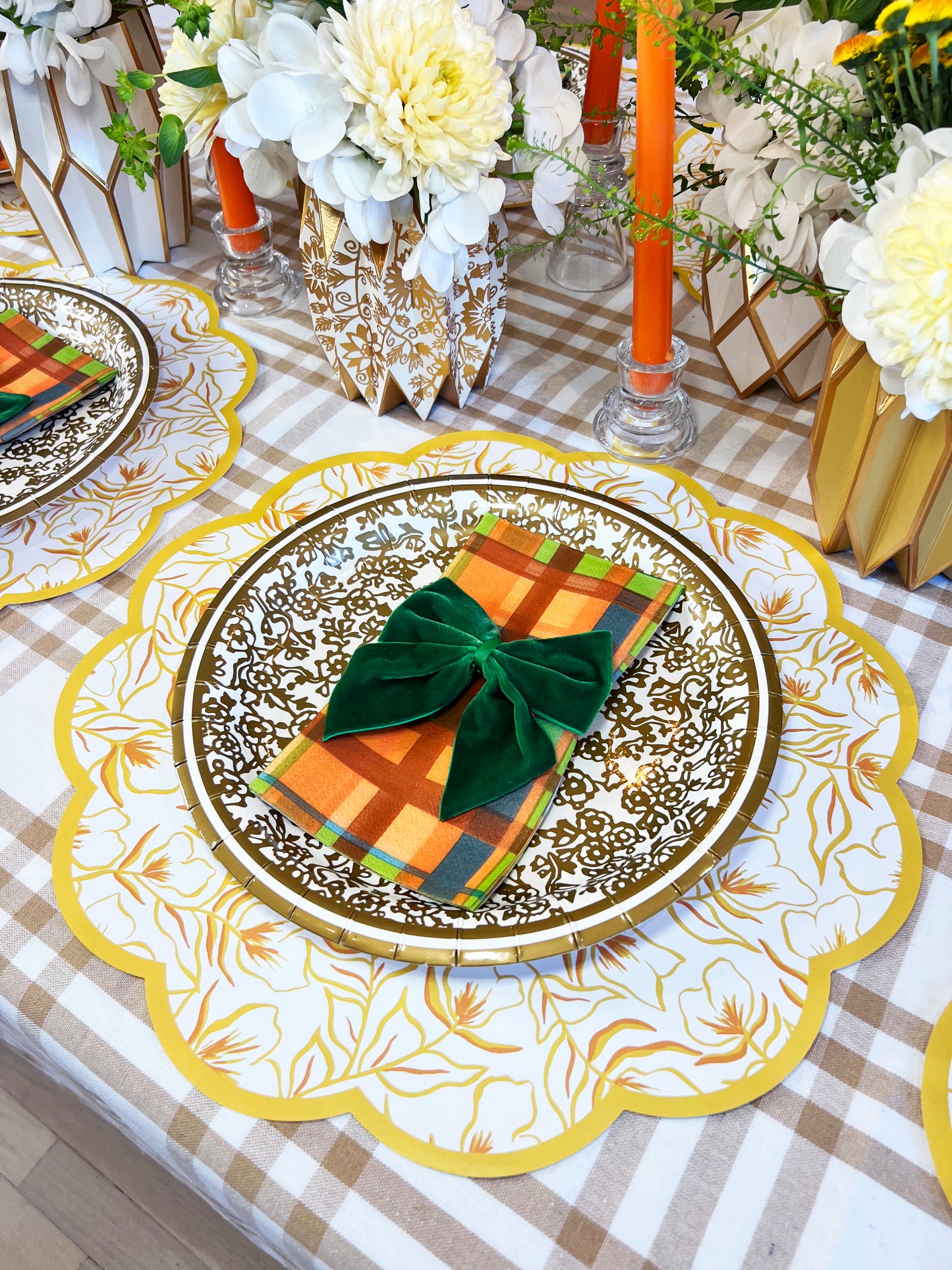 Golden Flower Table Bundle (Placemats + Plates + Bows + Napkins)