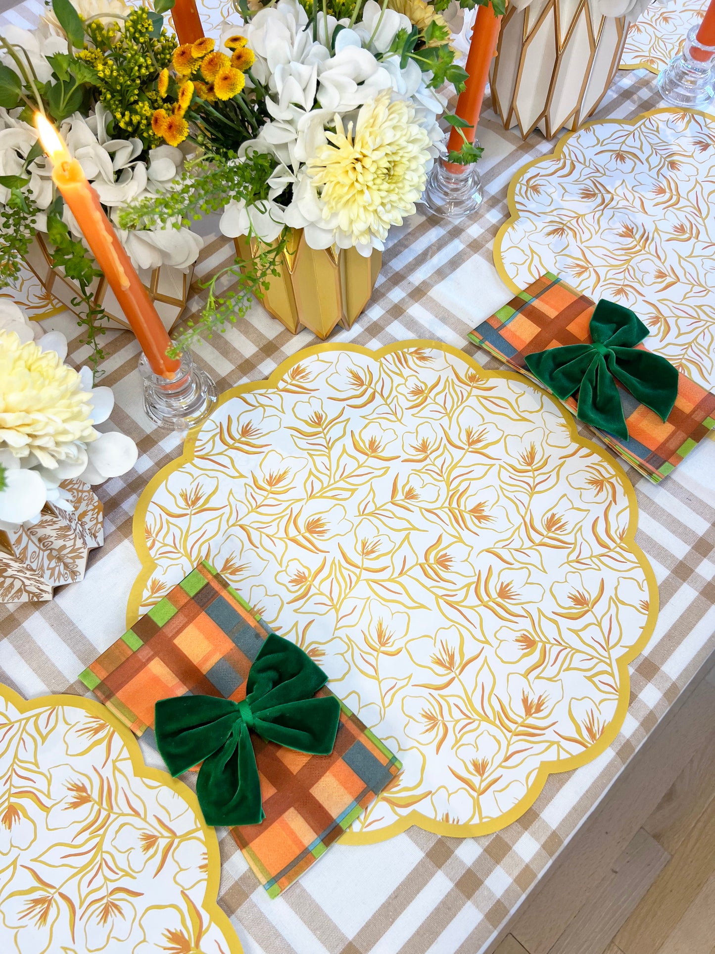 Golden Flower Scalloped Paper Placemats
