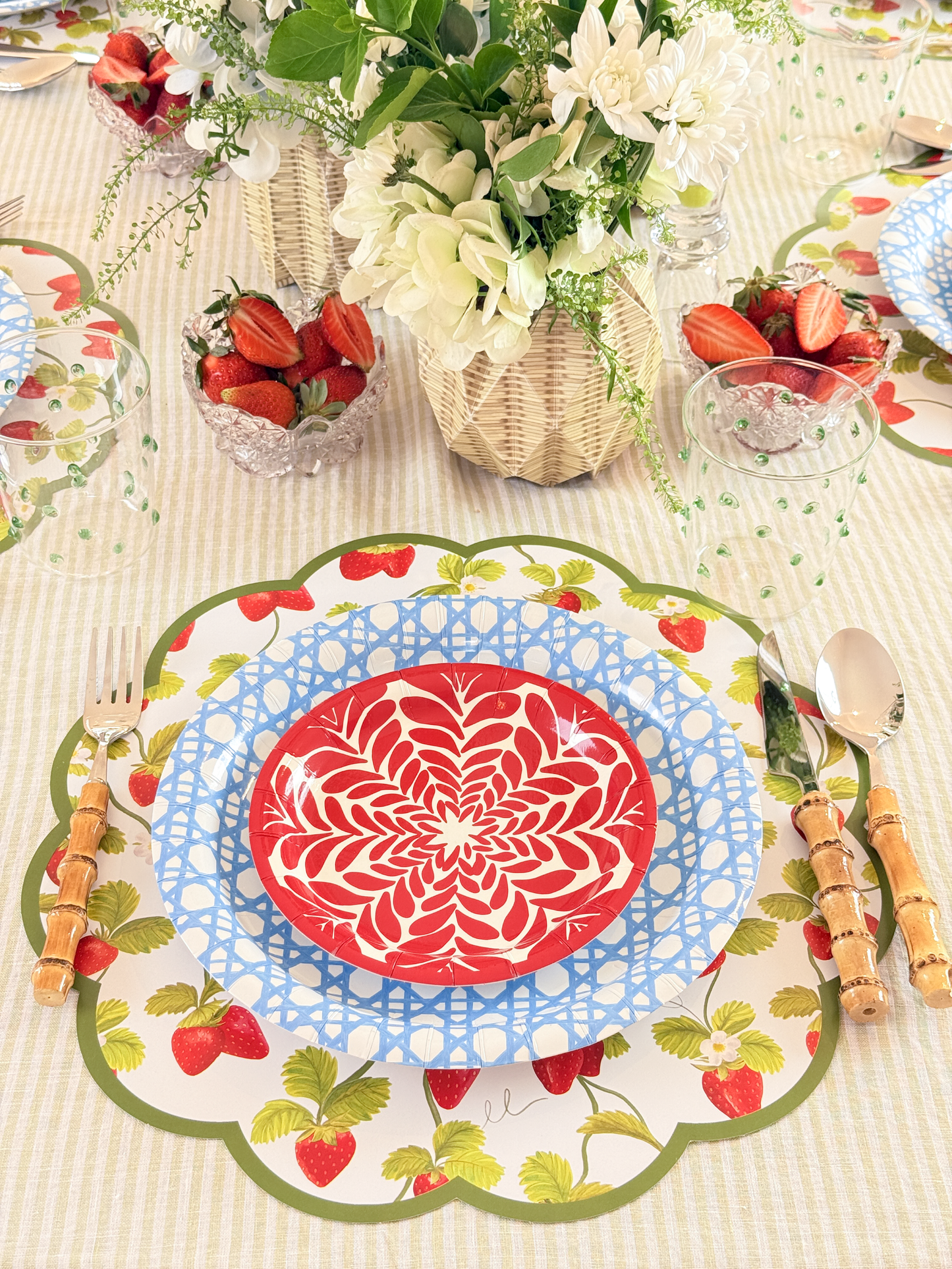 Strawberry Tabletop Bundle (Placemats, 10" Blue, 7" Red Plates)