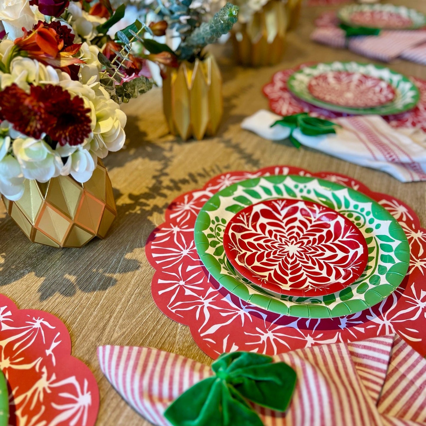 Cha Cha Red Scalloped Paper Placemats