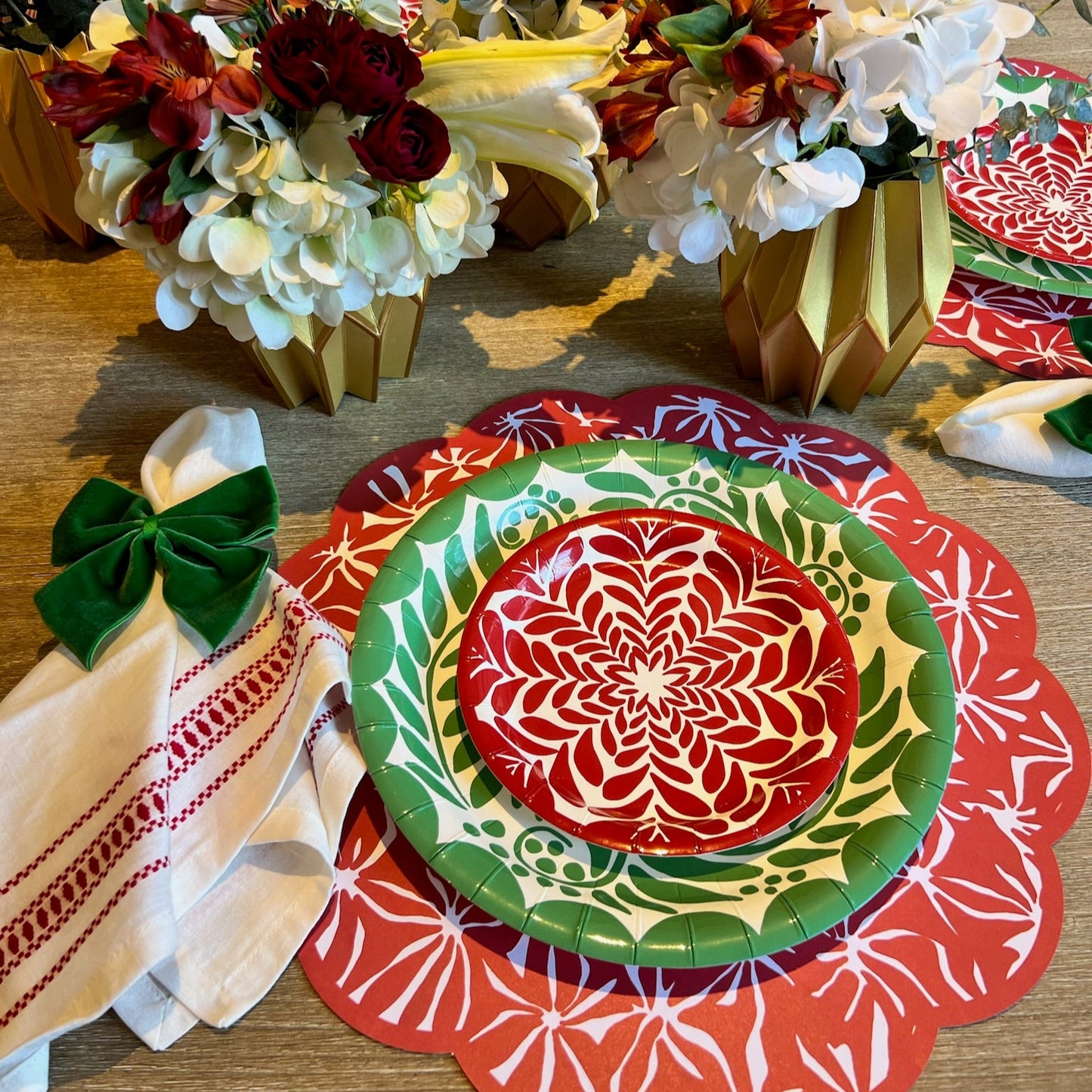 Cha Cha Red Scalloped Paper Placemats
