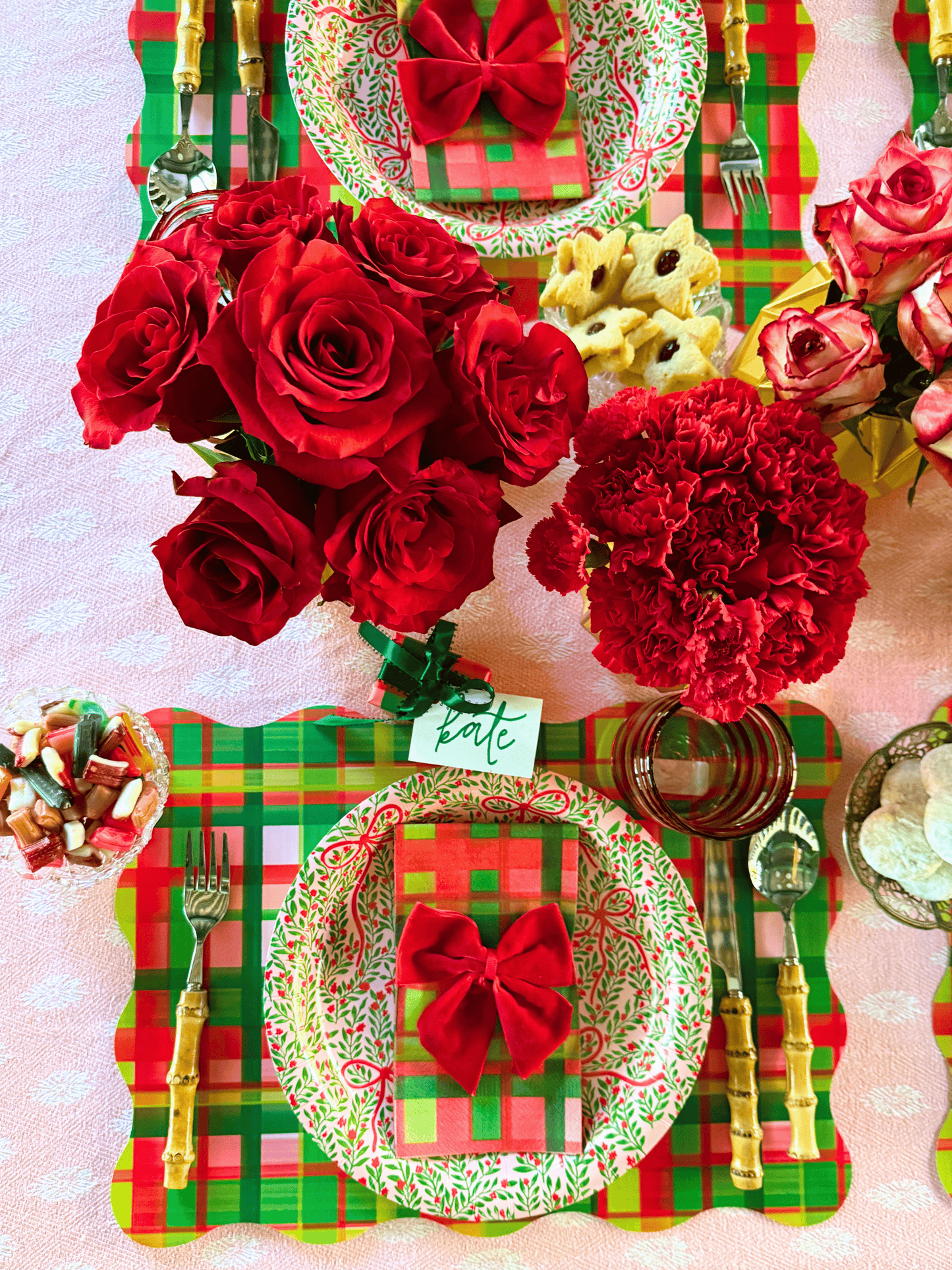 Holiday Plaid Scalloped Rectangle Paper Placemats