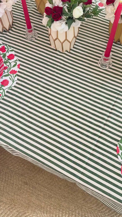 Carnation Scalloped Paper Placemats